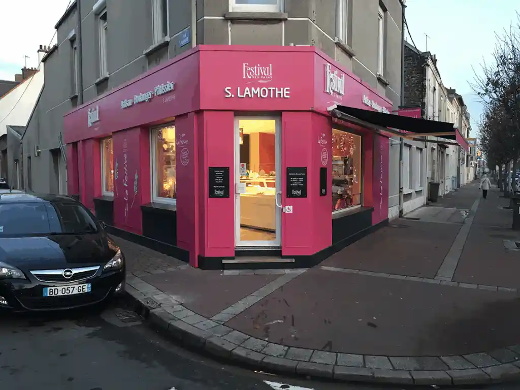 Habillage de façade boulangerie